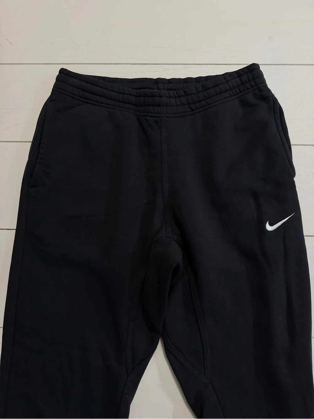 Nike Tapered Fit Sweatpants - Picture 2 of 5